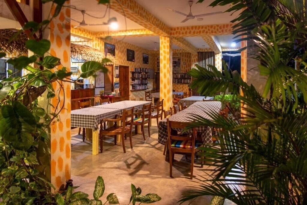 Hotel Fin Lanka 2* суреті