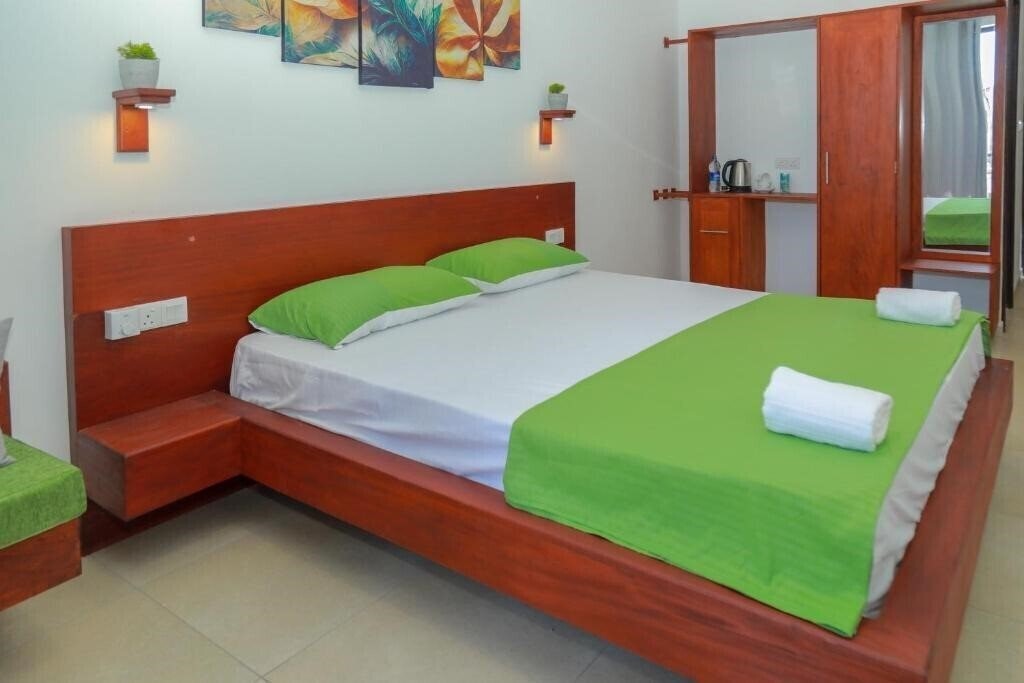 Картинка Travellers Hotel Hikkaduwa 3*