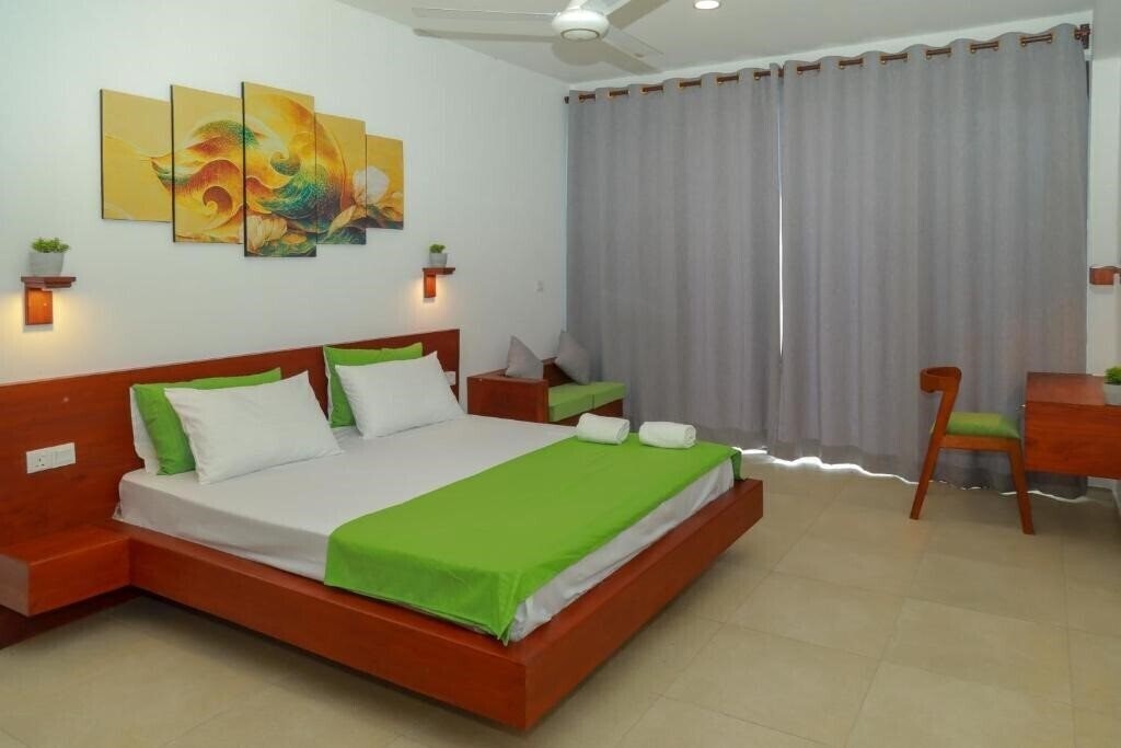 Фото Travellers Hotel Hikkaduwa 3*