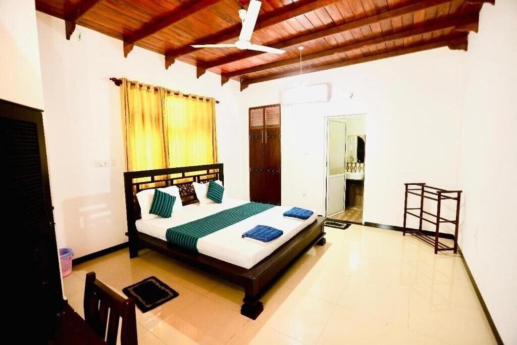 Отель White Horse Hikkaduwa 3*