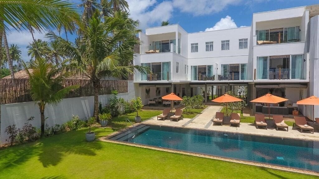 Отель Kk Beach Hotel 5*