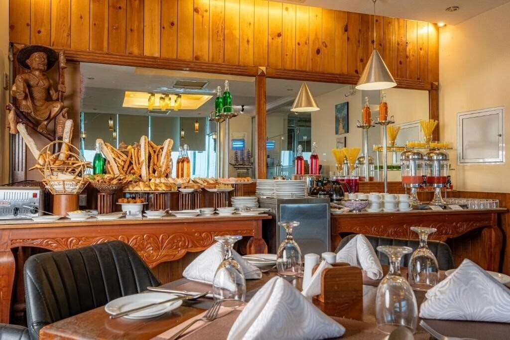 Mirage Colombo Hotel 4* суреті