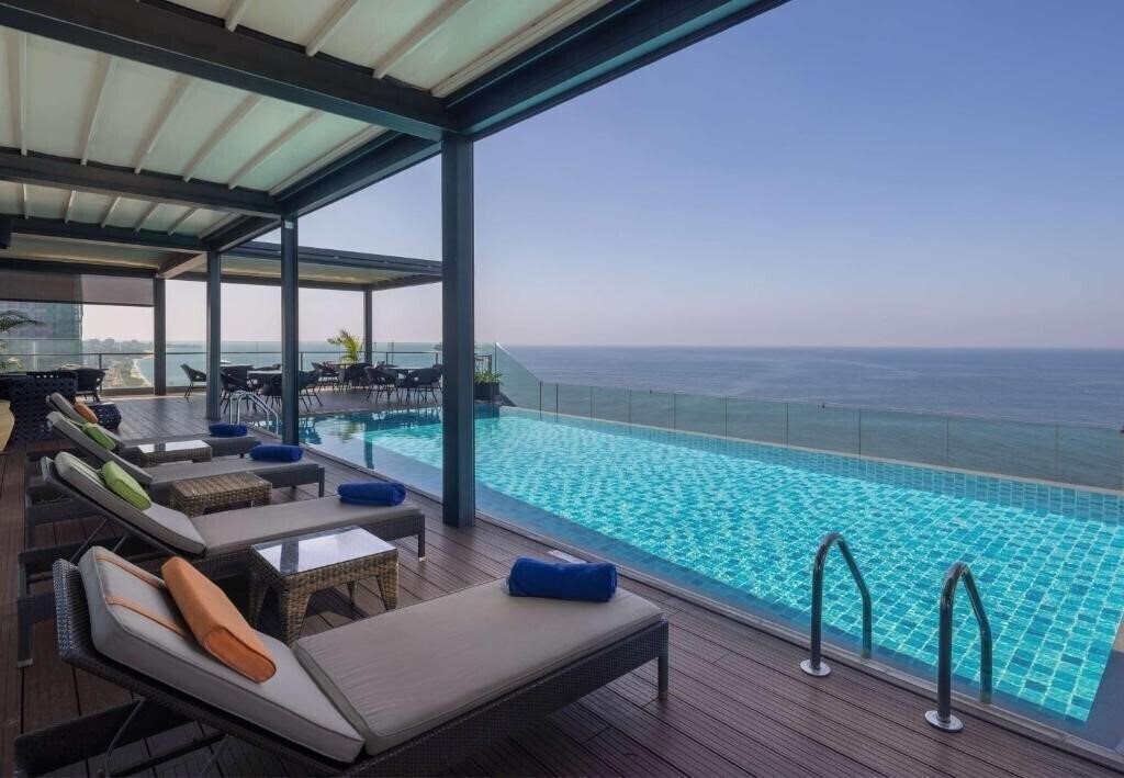 Отель Radisson Hotel Colombo отель без категории