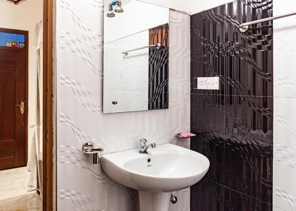 Изображение Blue Whale Rooms Mirissa отель без категории