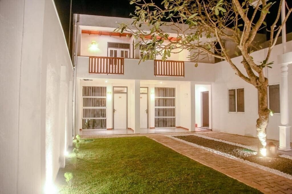 Отель Anchorage Mirissa 3*