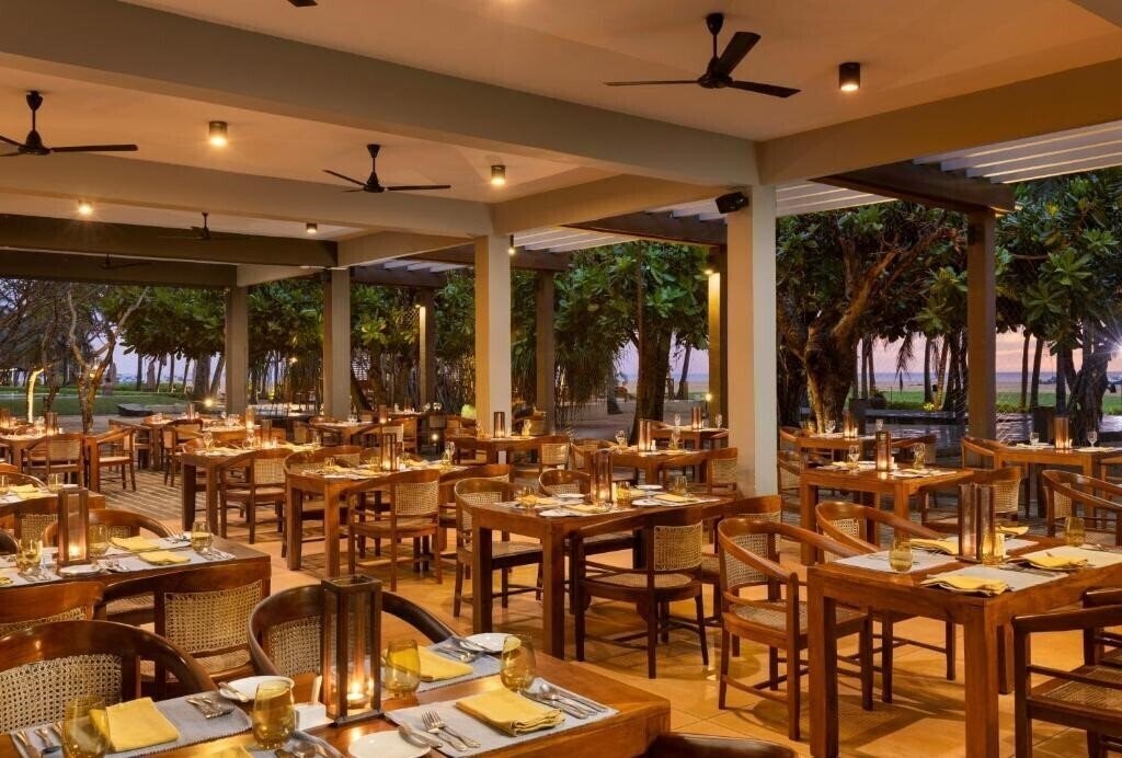 Картинка Jetwing Beach 5*