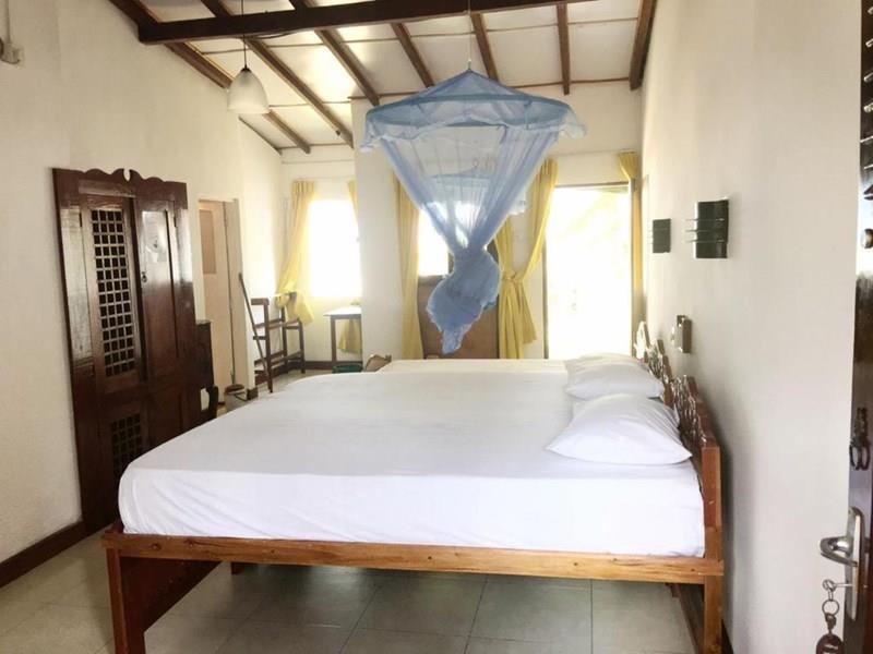 Dephanie Beach Hotel 1* суреті