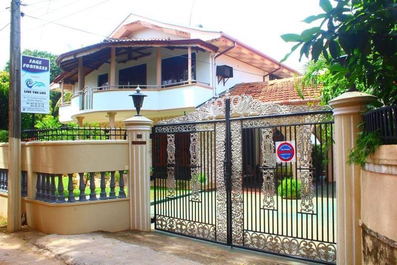 Sage Fortress Hotel 2* қонақ үйі