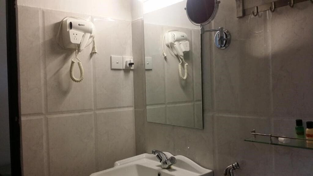 Maple Leaf 2* фотосуреті