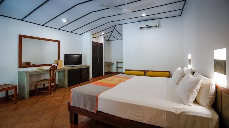 Картинка Nilaveli Beach Hotel 3*