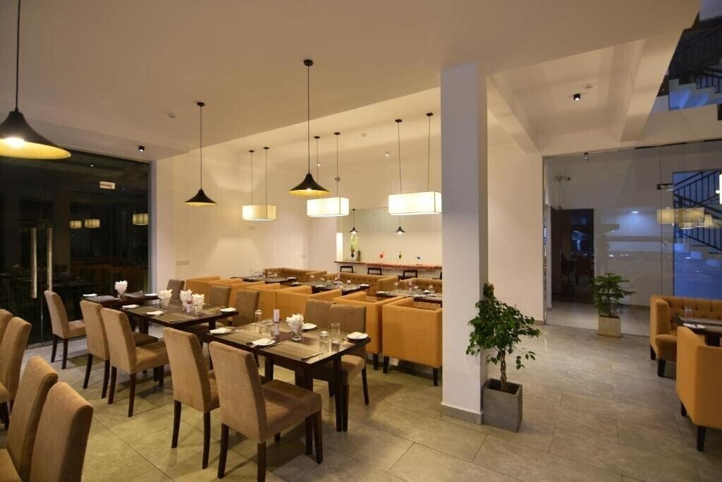 Ripon Grand Hill 3* суреті