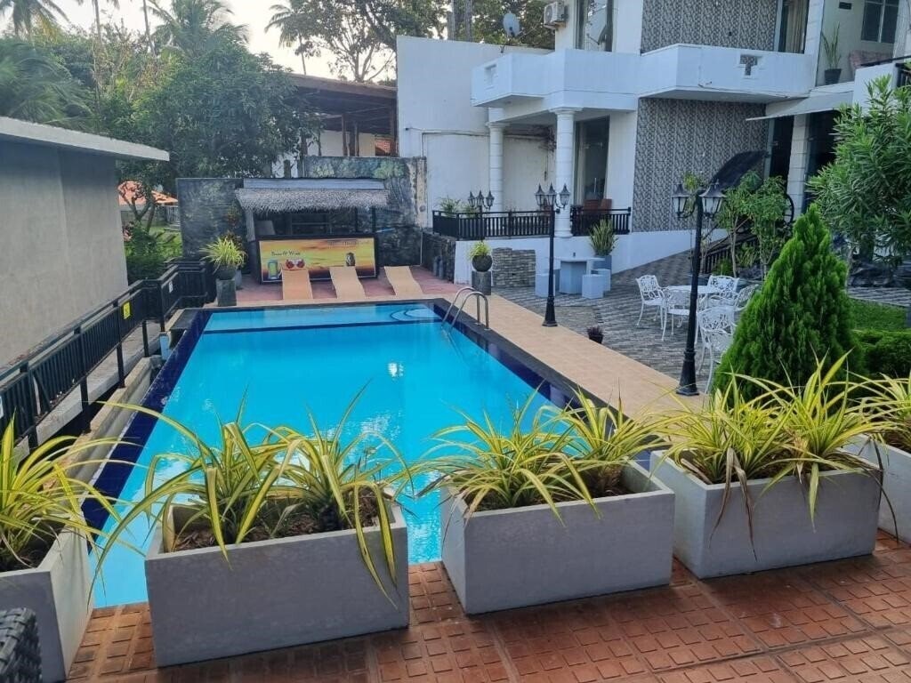 Queens Beach Tangalle 3* суреті