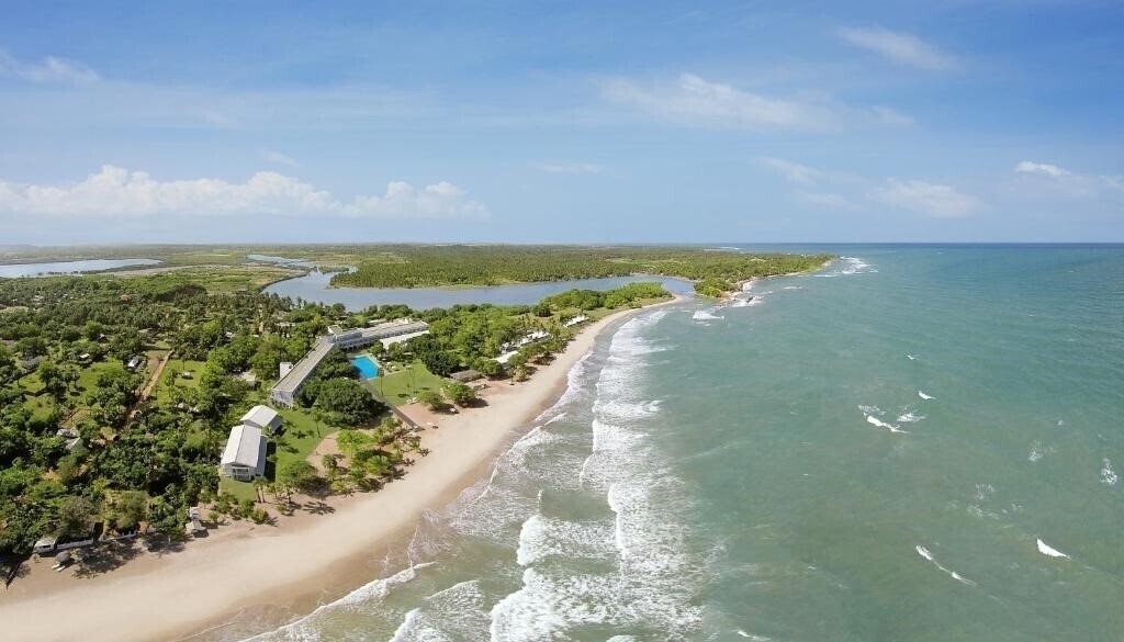 Фото Chaaya Blu Hotel Trincomalee 4*