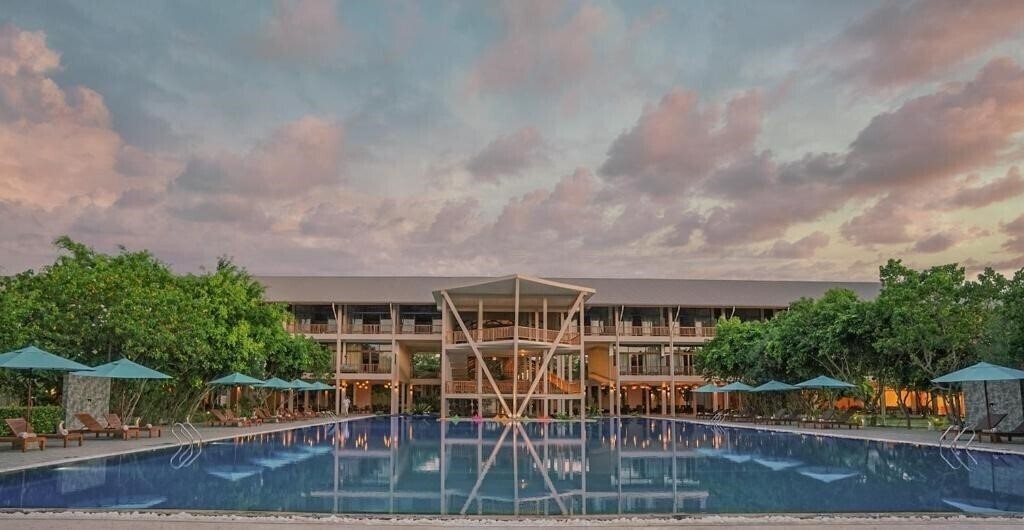 Breeze Pasikudah 5* суреті