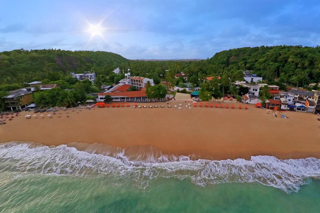 Отель Calamander Unawatuna Beach 4*