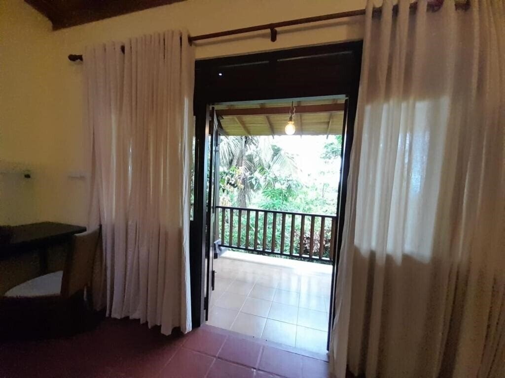 Villa Thawthisa 4* суреті