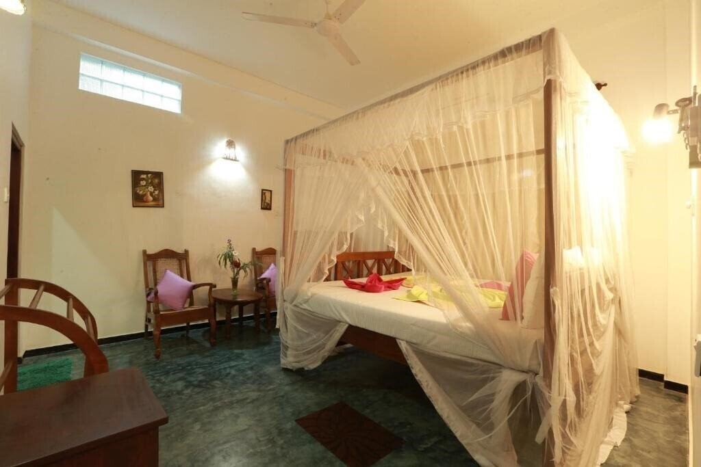 Bay Watch Hotel Unawatuna 3* суреті
