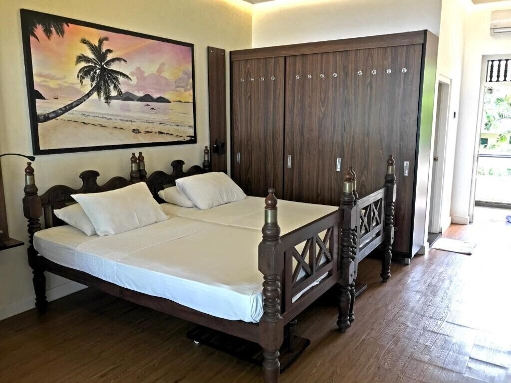 Картинка Sri Gemunu Beach Resort 3*