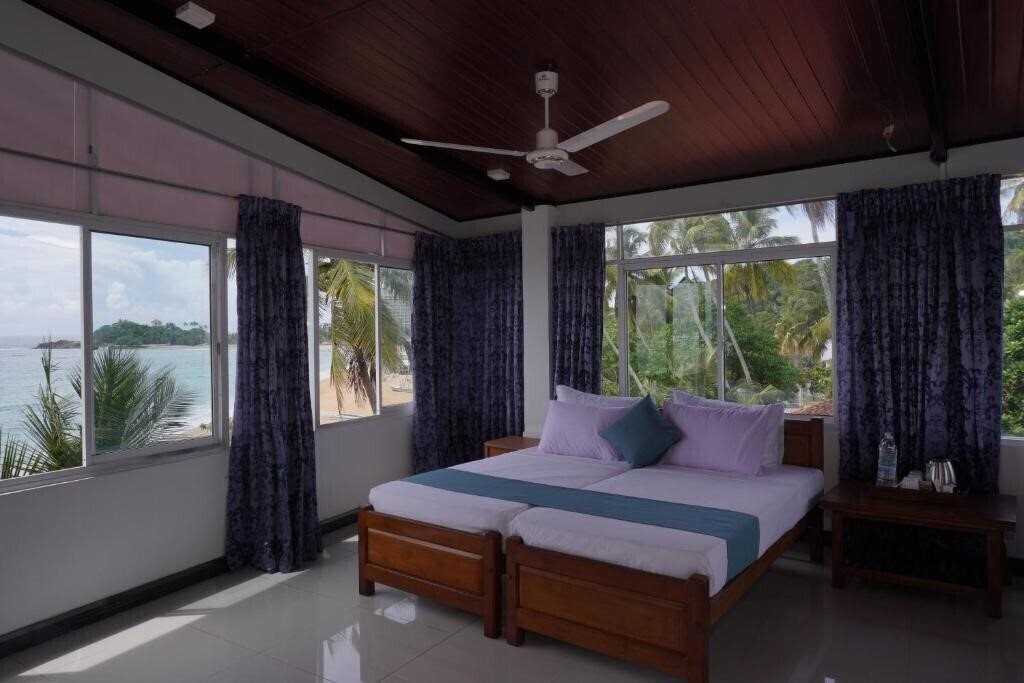 Отель Surf Una Beach Hotel 3*