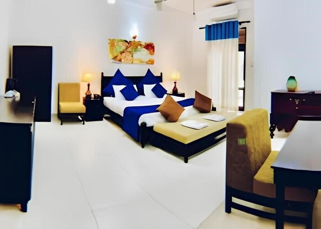 Фото Blue Spring Hotel 3*