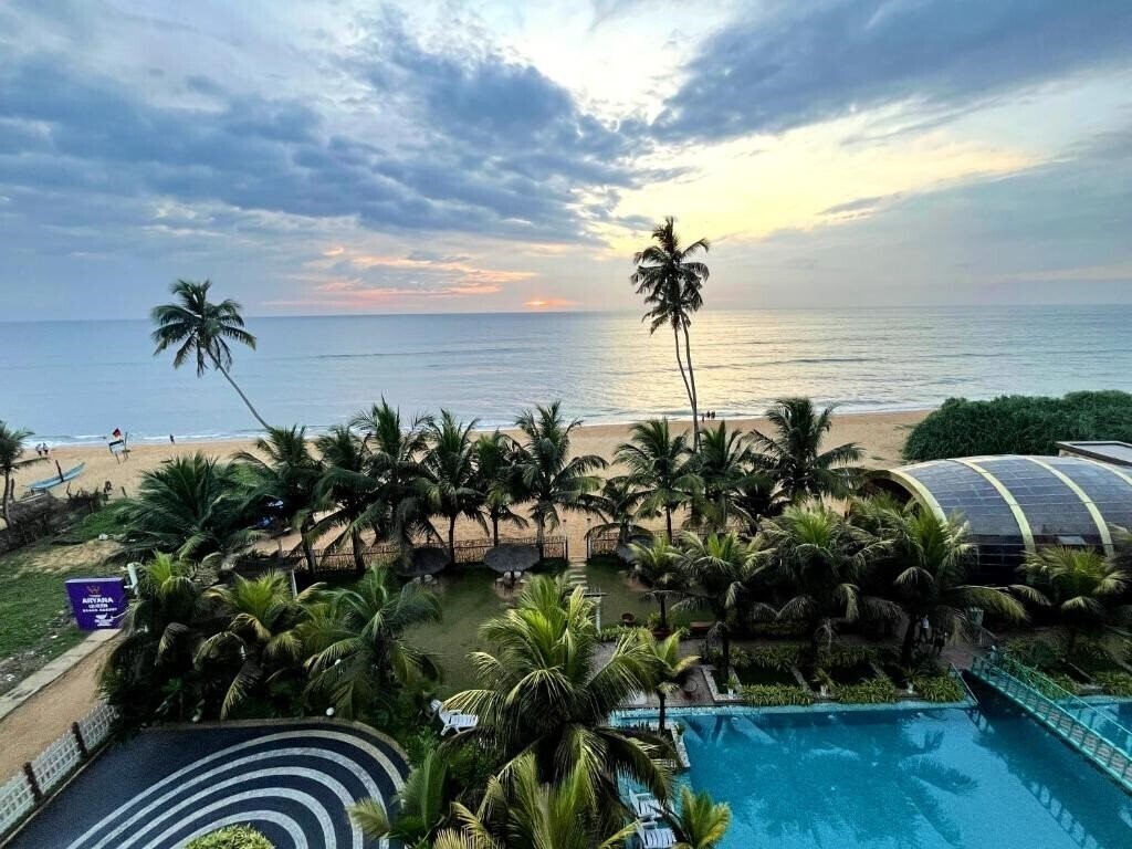 Aryana Queen Beach Resort 3* қонақ үйі