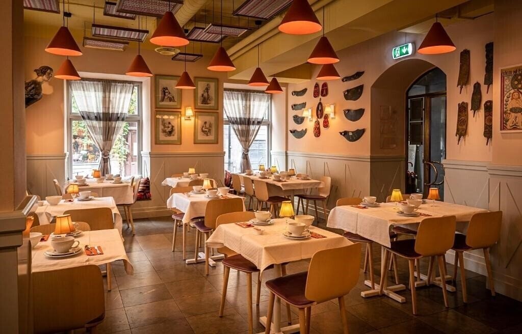 Отель Lady Hamilton Hotel 4*