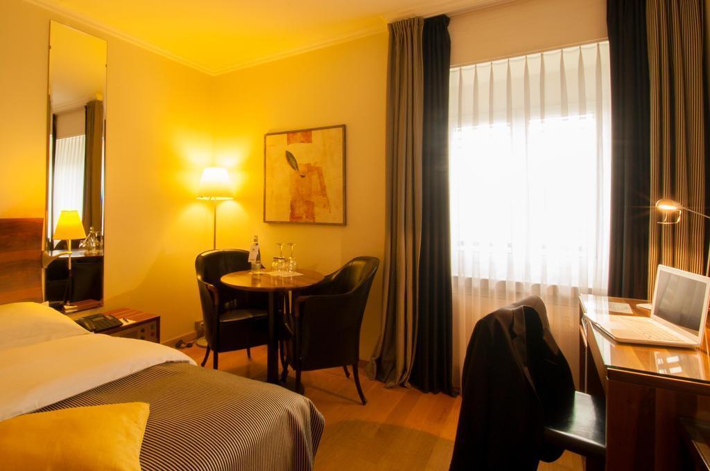 Central Plaza 4* суреті