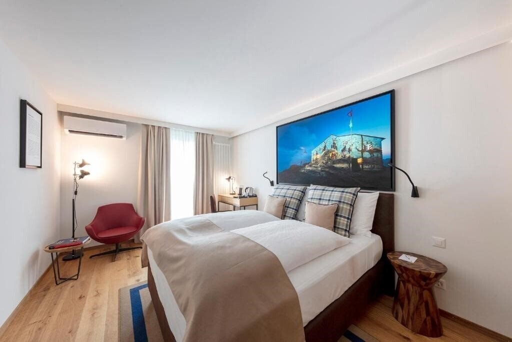 Leoneck 3* суреті