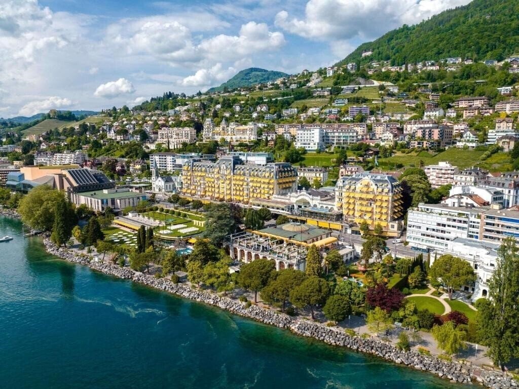 Отель Fairmont Le Montreux Palace 5*