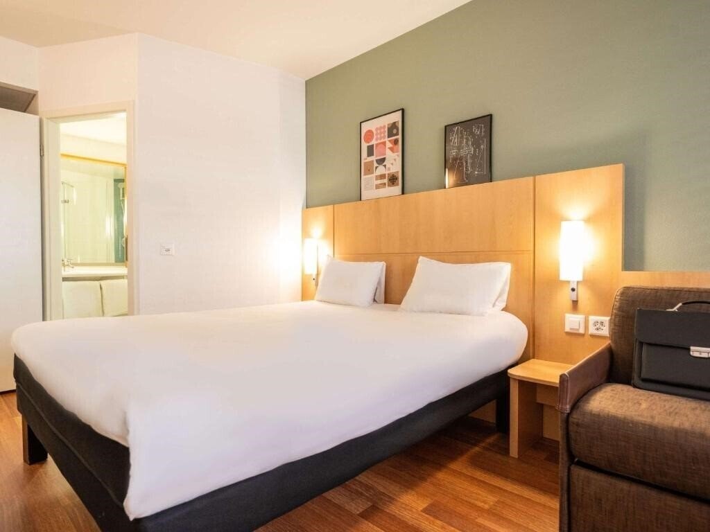 Фото Ibis Geneve Centre Nations 2*