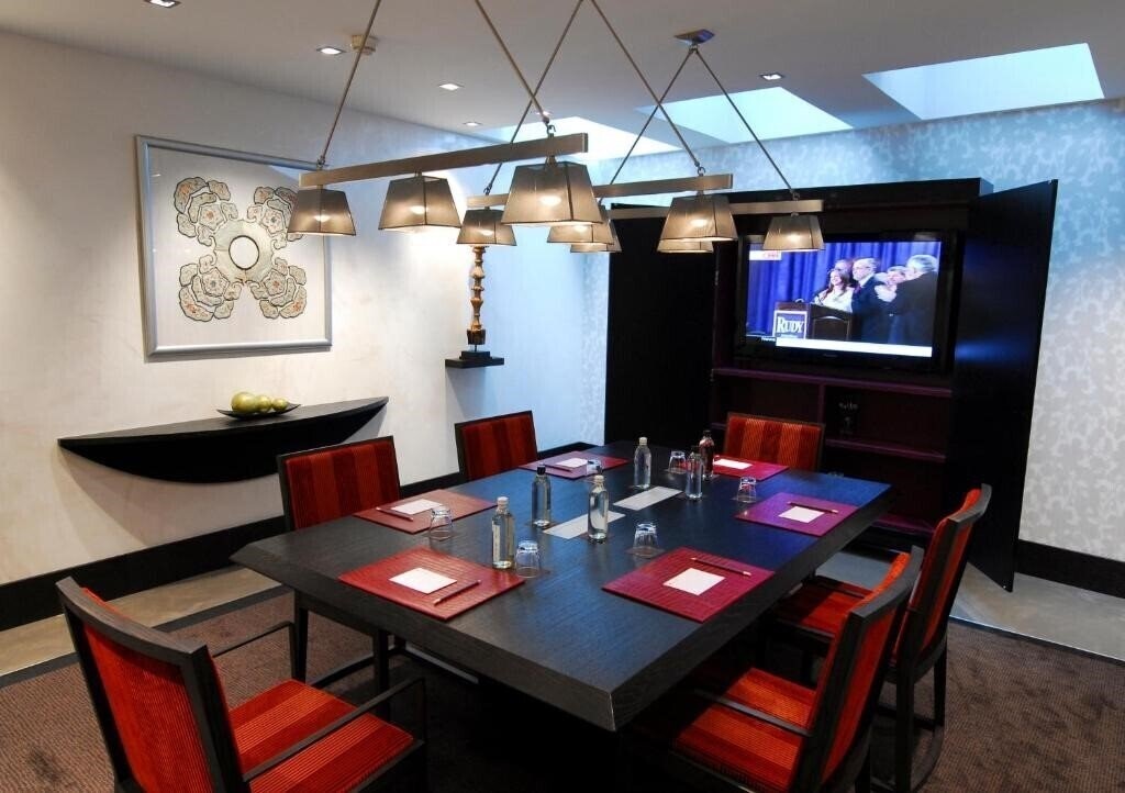 Изображение Eastwest Hotel 4*