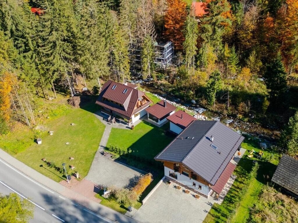 Adam 3* суреті