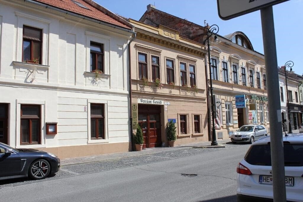 Отель Grand Kosice 2*