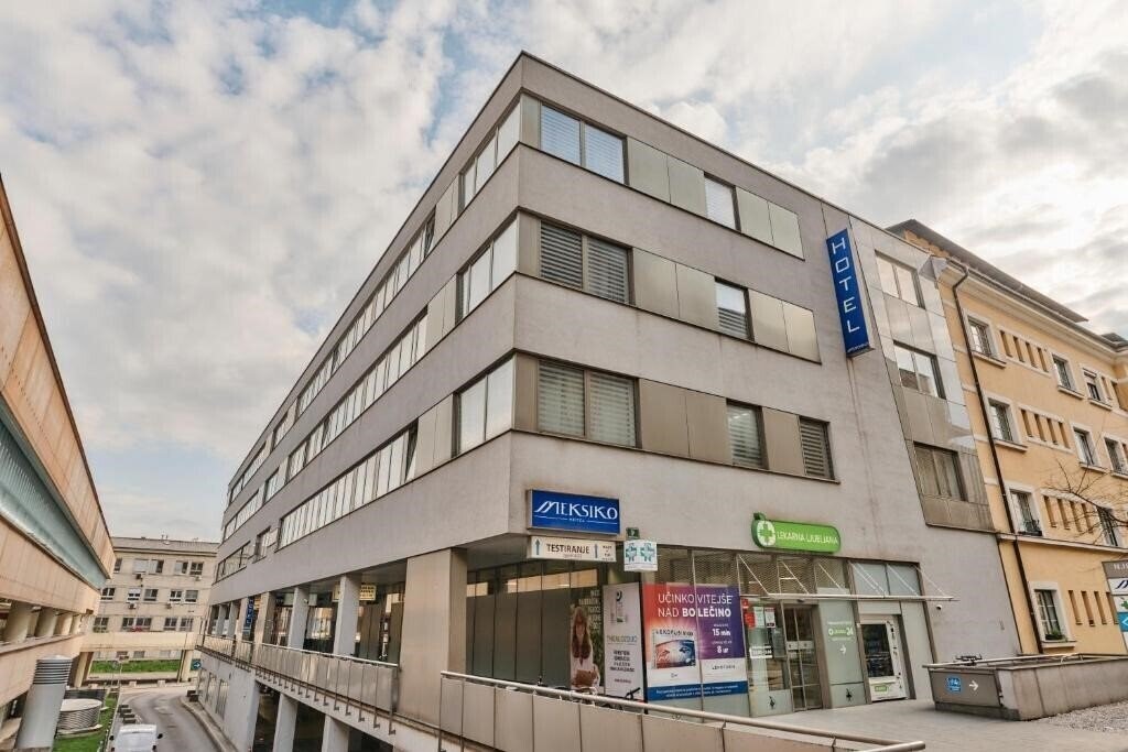 Изображение Hotel Meksiko 3*