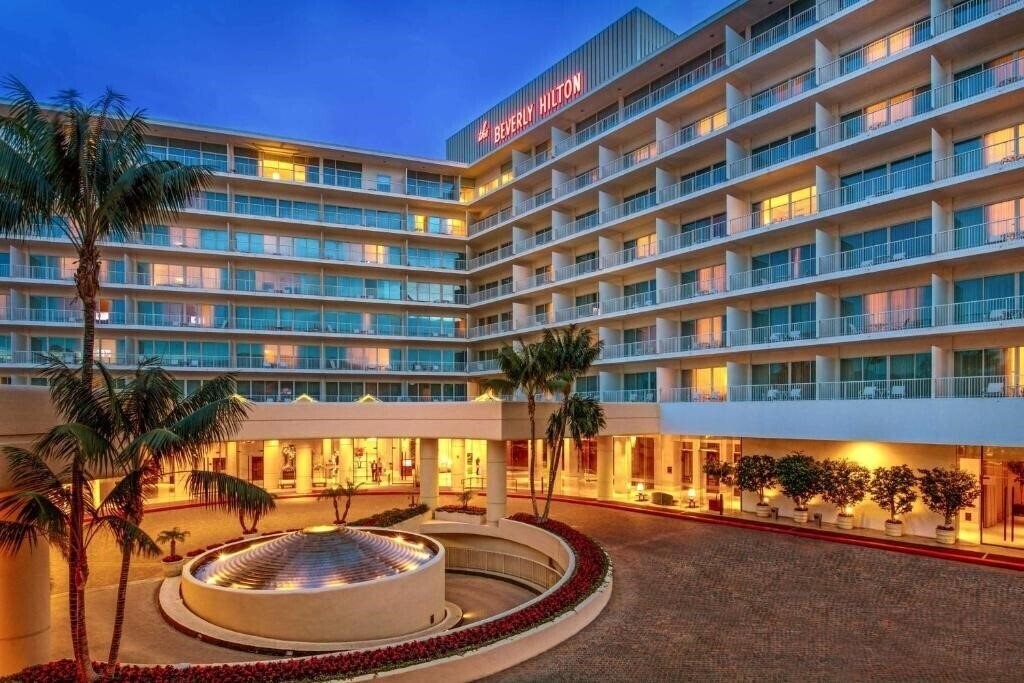 The Beverly Hilton 4* суреті