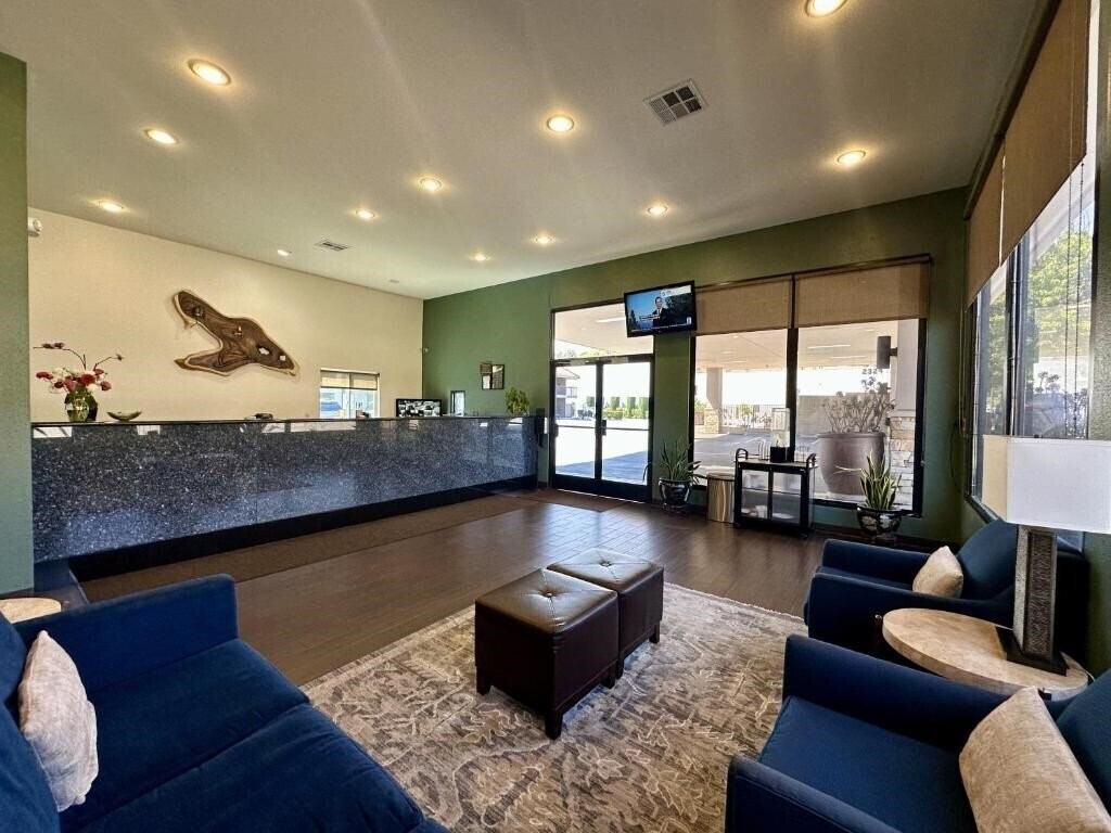 Фотография Comfort Inn Near Old Town Pasadena 2*