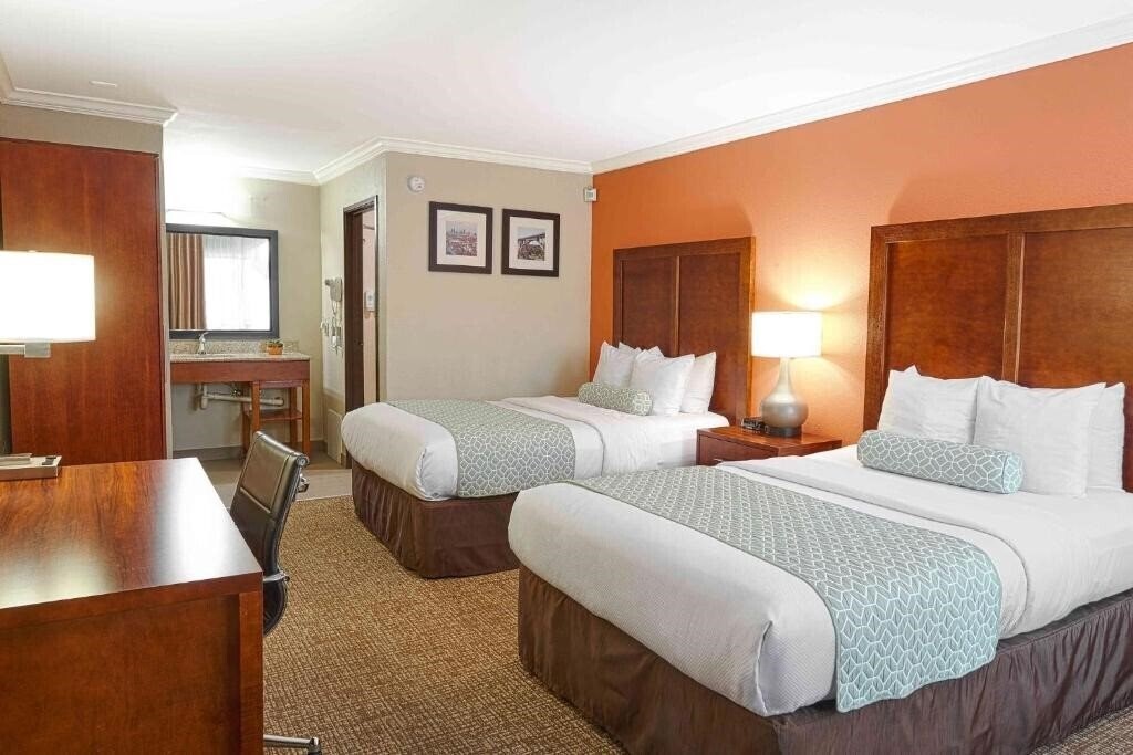 Картинка Comfort Inn Near Old Town Pasadena 2*
