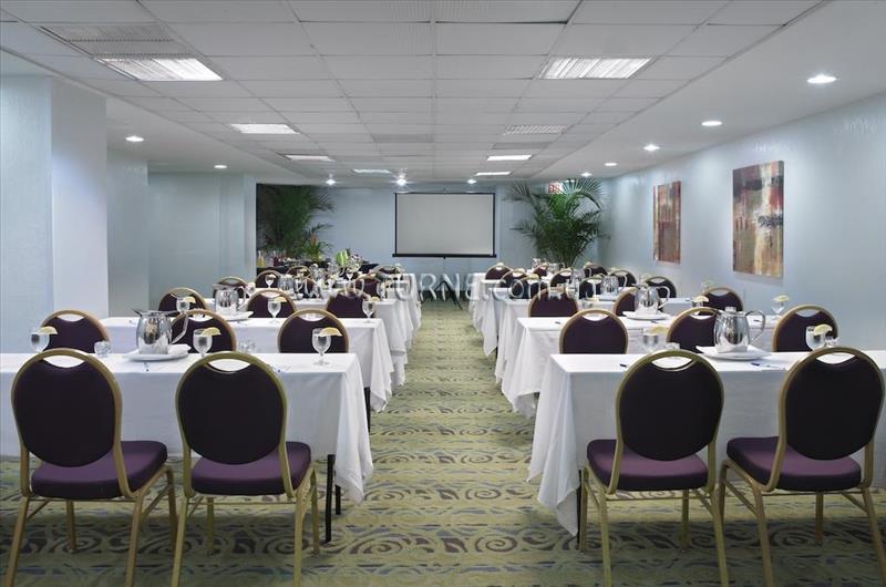 Изображение Best Western Atlantic Beach Resort 3*