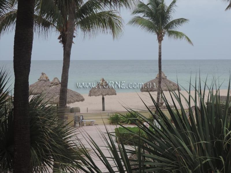 Отель Days Hotel Thunderbird Beach Resort 4*