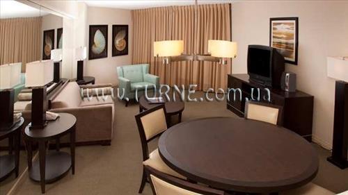 Изображение DoubleTree by Hilton Ocean Point Resort & Spa Sunny Isles 3*