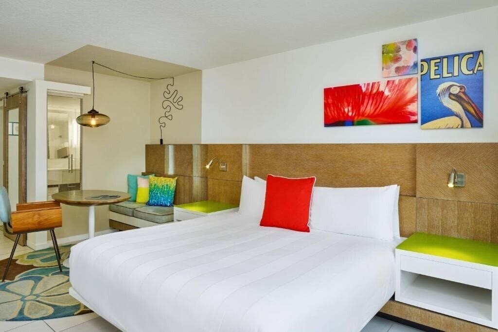 James Royal Palm 4* суреті