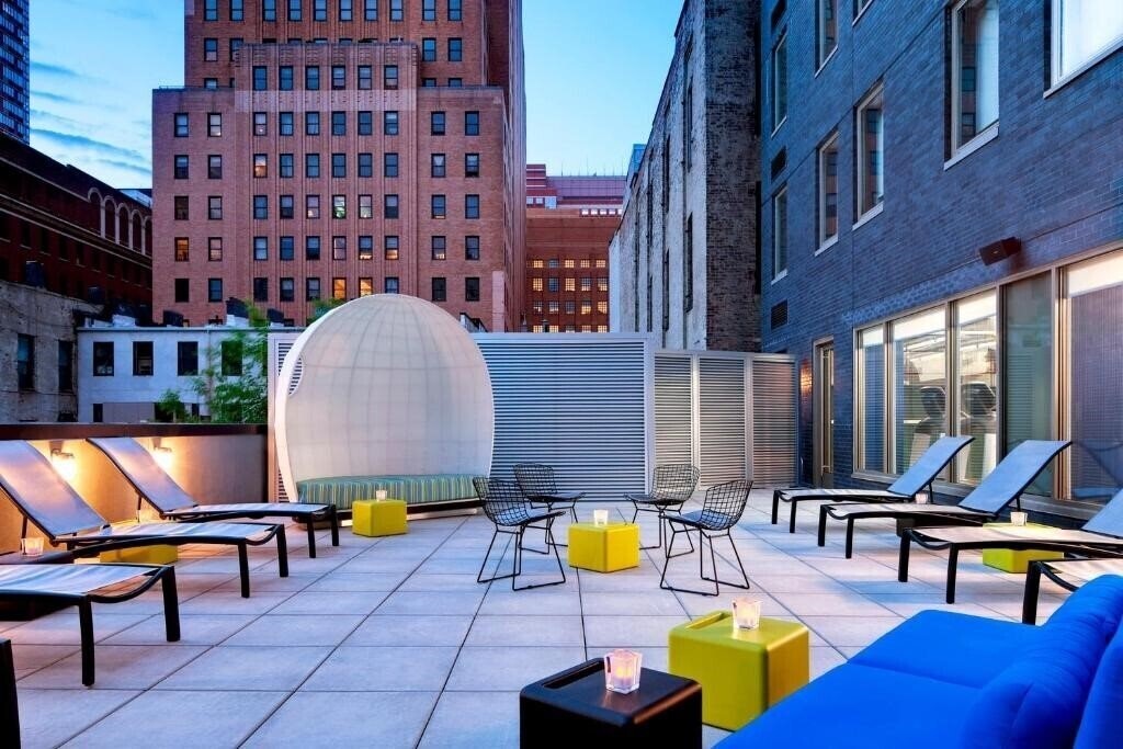 Отель Aloft New York Brooklyn 3*