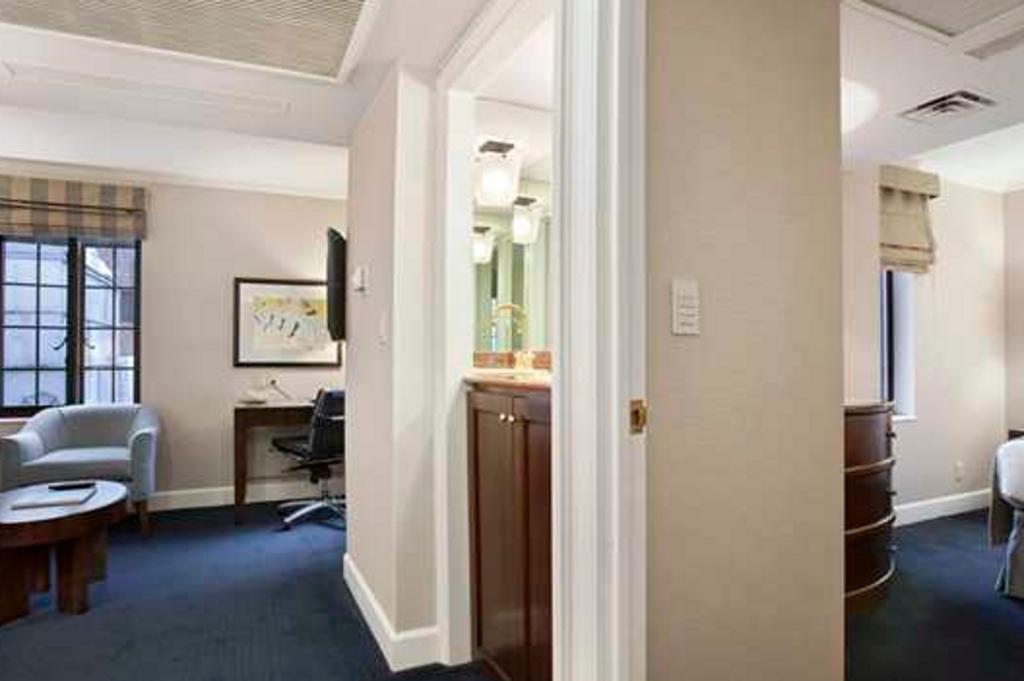 Фото Hilton Manhattan East 4*