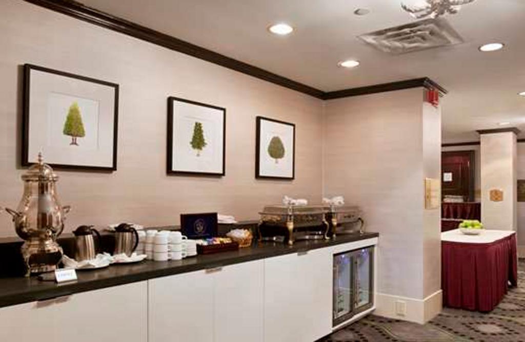 Картинка Hilton Manhattan East 4*