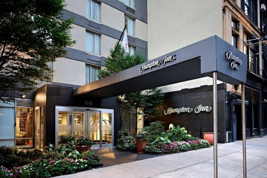 Отель Hampton Inn Manhattan Chelsea 3*