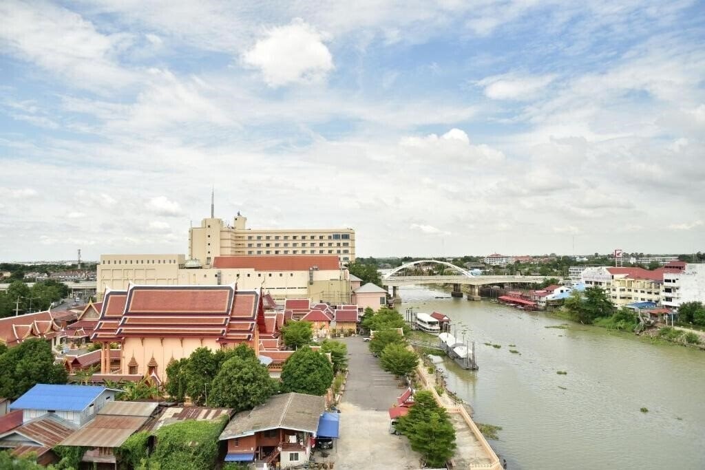 Отель Ayothaya Riverside 3*