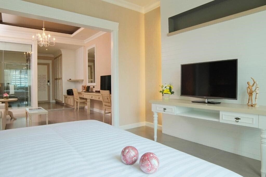 The Raya Surawong 3* суреті