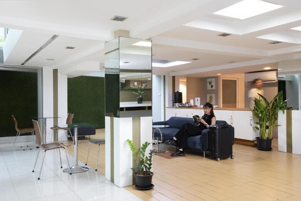 Nantra Sukhumvit 39 Hotel 3* суреті