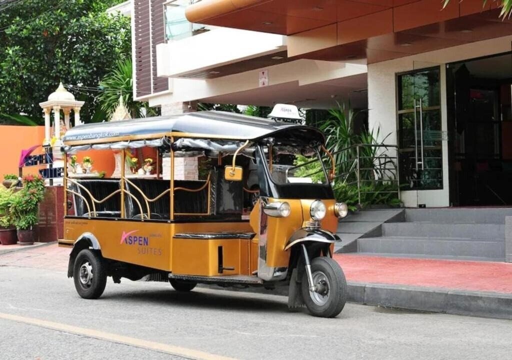 Отель Aspen Suites 4*