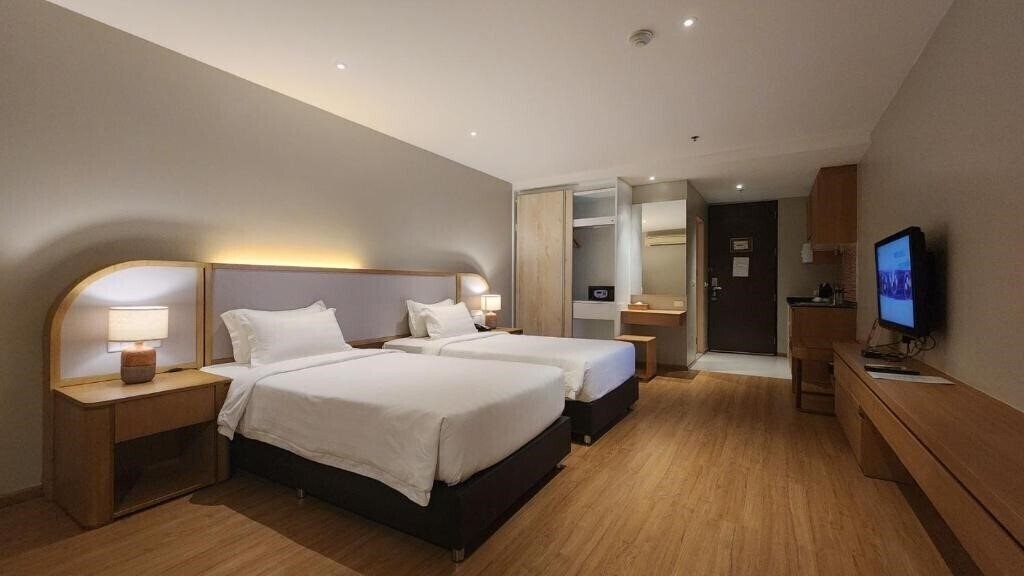 Фото Brighton Hotel & Residence 3*